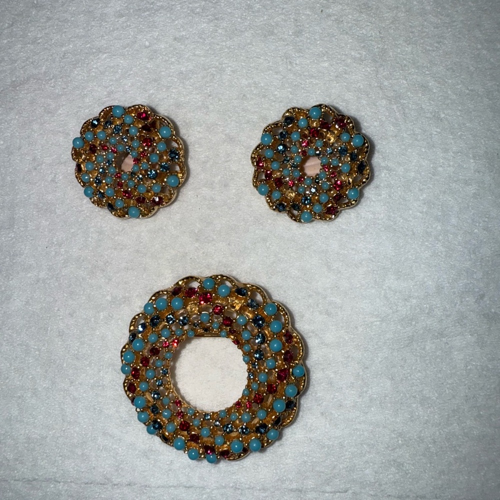 Sarah Coventry 1965 earrings and brooch set